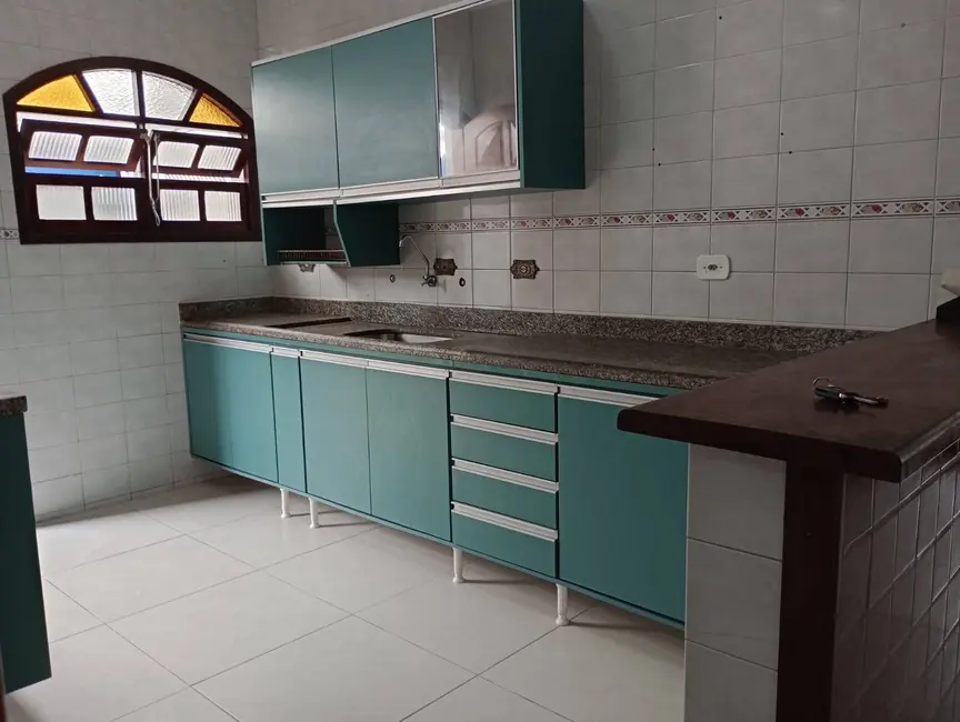 Casa com 3 quartos à venda, 250m2 em Peruibe - SP - imagem 6 Foto 6 de Casa com 3 quartos à venda, 250m2 em Peruibe - SP