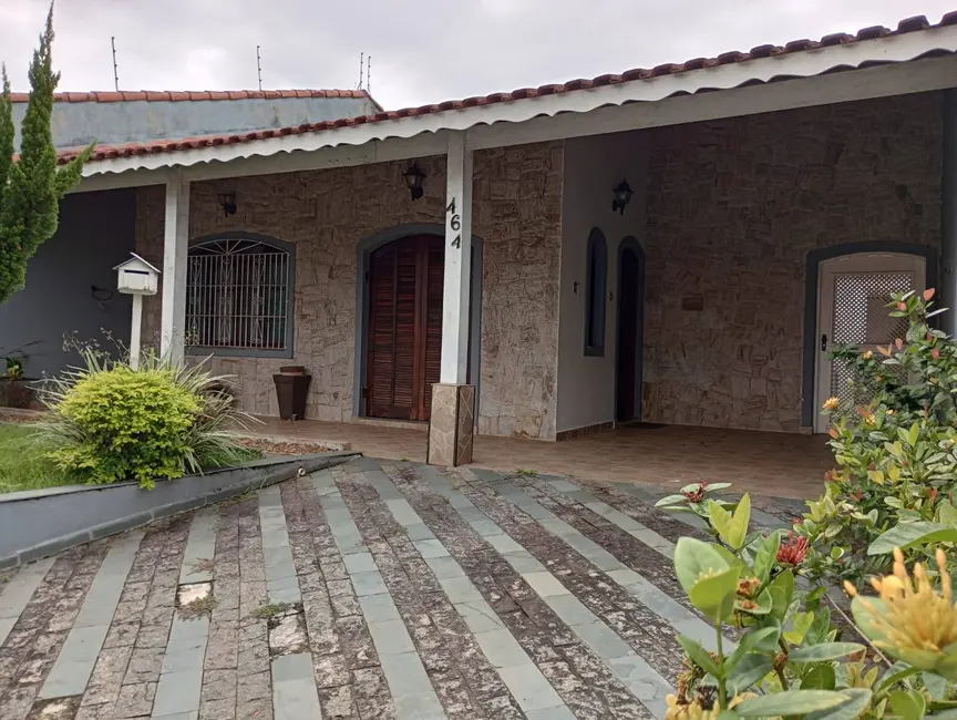 Foto 1 de Casa com 3 quartos à venda, 250m2 em Peruibe - SP