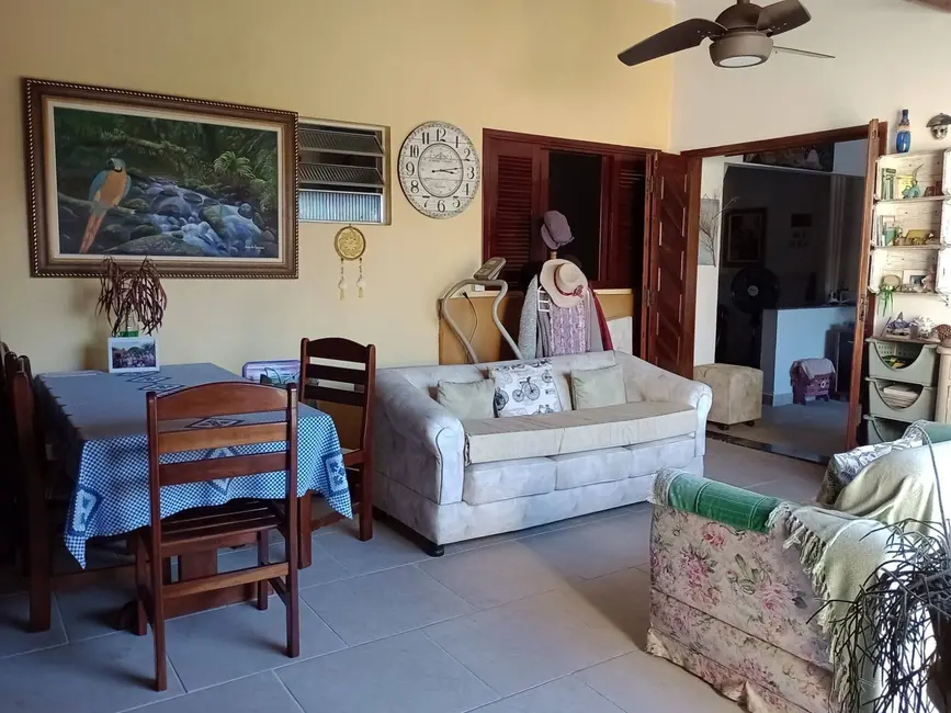 Casa com 2 quartos à venda, 264m2 em Peruibe - SP - imagem 2 Foto 2 de Casa com 2 quartos à venda, 264m2 em Peruibe - SP