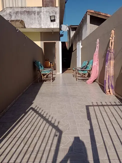 Foto 1 de Casa com 2 quartos à venda em Peruibe - SP