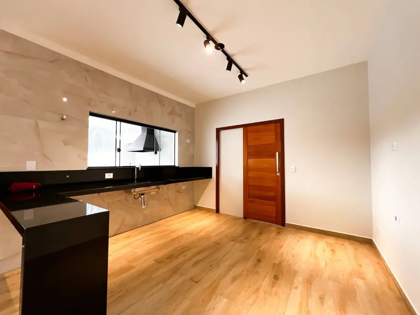 Casa com 3 quartos à venda em Peruibe - SP - imagem 5 Foto 5 de Casa com 3 quartos à venda em Peruibe - SP