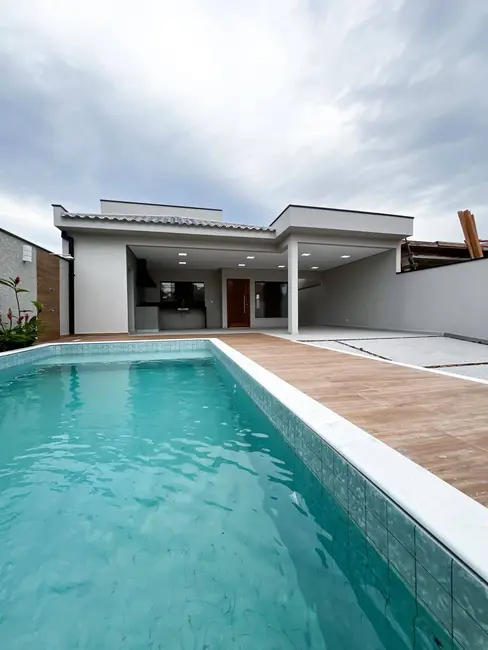 Casa com 3 quartos à venda em Peruibe - SP - imagem 3 Foto 3 de Casa com 3 quartos à venda em Peruibe - SP