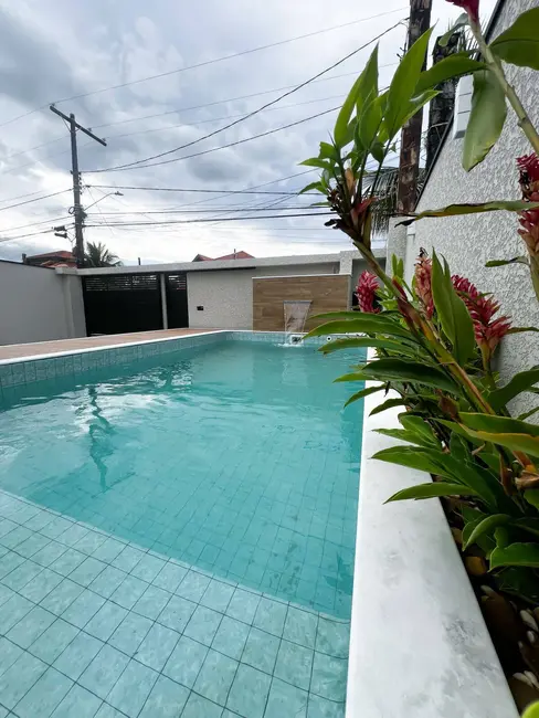 Casa com 3 quartos à venda em Peruibe - SP - imagem 2 Foto 2 de Casa com 3 quartos à venda em Peruibe - SP