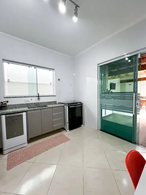 Casa com 3 quartos à venda, 287m2 em Peruibe - SP - imagem 5 Foto 5 de Casa com 3 quartos à venda, 287m2 em Peruibe - SP