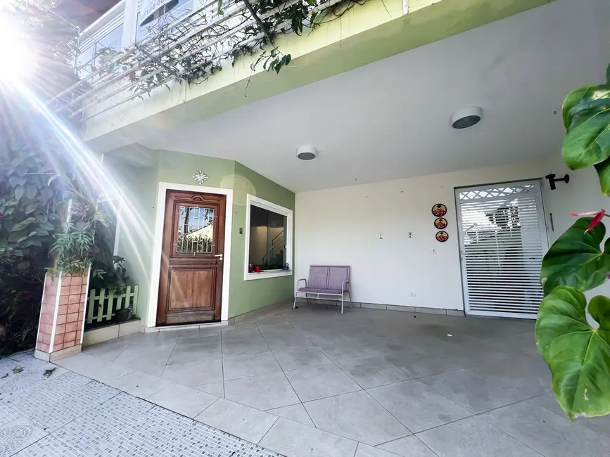 Foto 1 de Casa com 4 quartos à venda, 250m2 em Peruibe - SP
