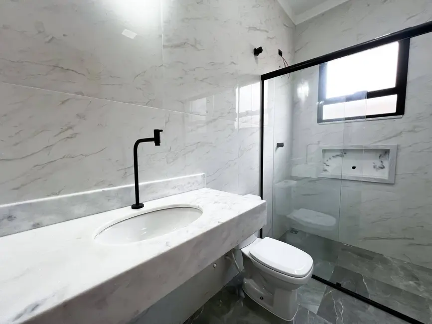 Casa com 3 quartos à venda, 354m2 em Peruibe - SP - imagem 8 Foto 8 de Casa com 3 quartos à venda, 354m2 em Peruibe - SP