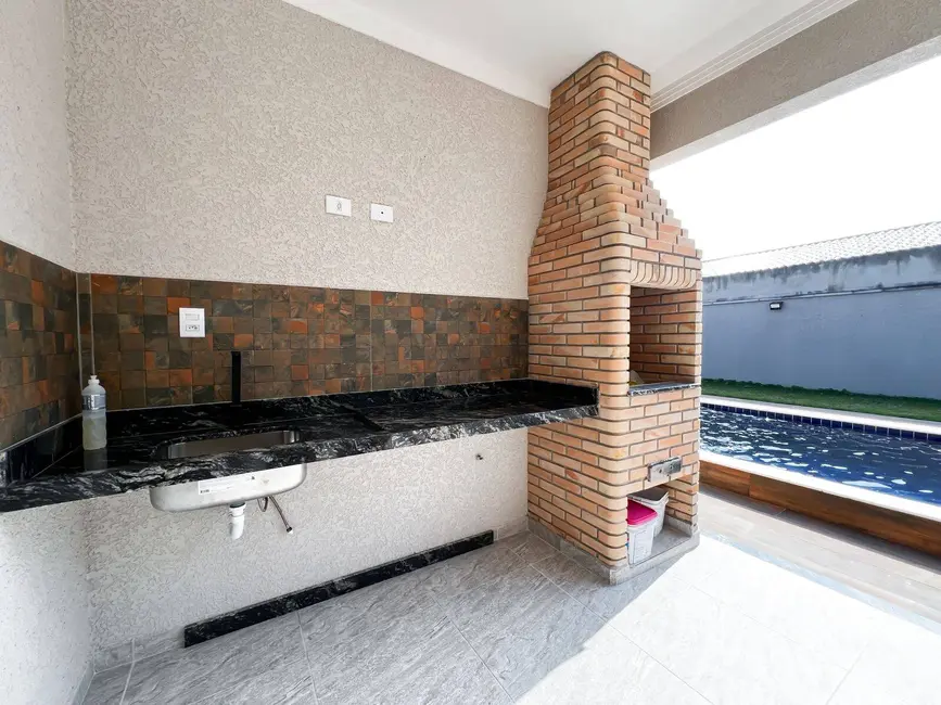 Casa com 3 quartos à venda, 354m2 em Peruibe - SP - imagem 9 Foto 9 de Casa com 3 quartos à venda, 354m2 em Peruibe - SP