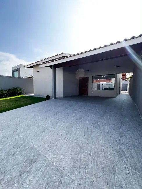 Casa com 3 quartos à venda, 354m2 em Peruibe - SP - imagem 1 Foto 1 de Casa com 3 quartos à venda, 354m2 em Peruibe - SP