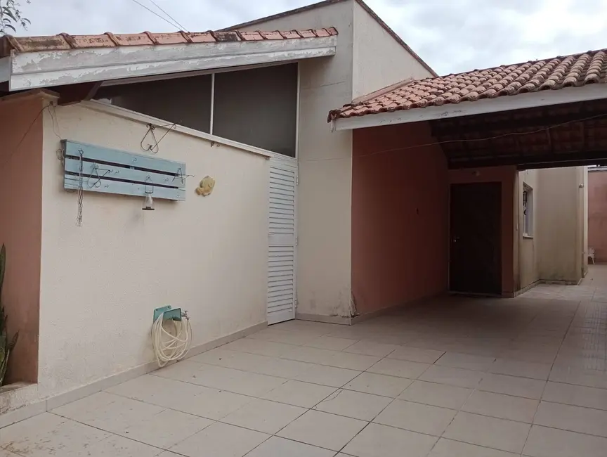 Casa com 2 quartos à venda em Peruibe - SP - imagem 1 Foto 1 de Casa com 2 quartos à venda em Peruibe - SP