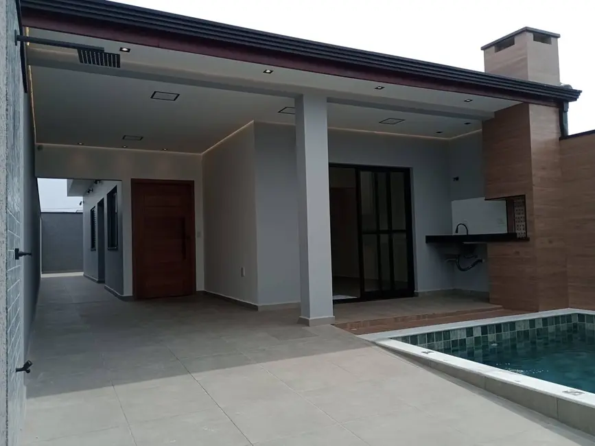 Casa com 2 quartos à venda, 155m2 em Peruibe - SP - imagem 2 Foto 2 de Casa com 2 quartos à venda, 155m2 em Peruibe - SP