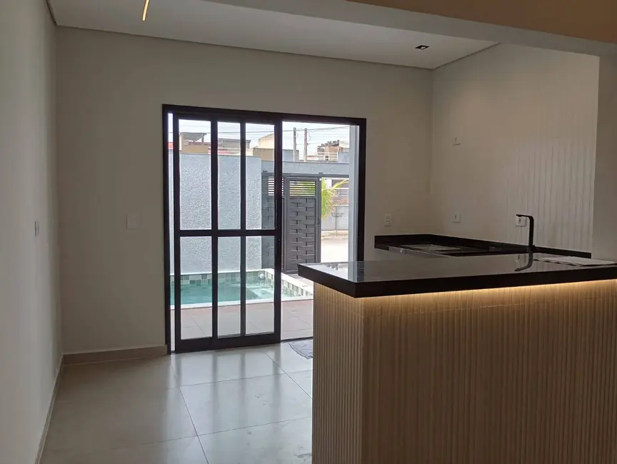 Casa com 2 quartos à venda, 155m2 em Peruibe - SP - imagem 5 Foto 5 de Casa com 2 quartos à venda, 155m2 em Peruibe - SP