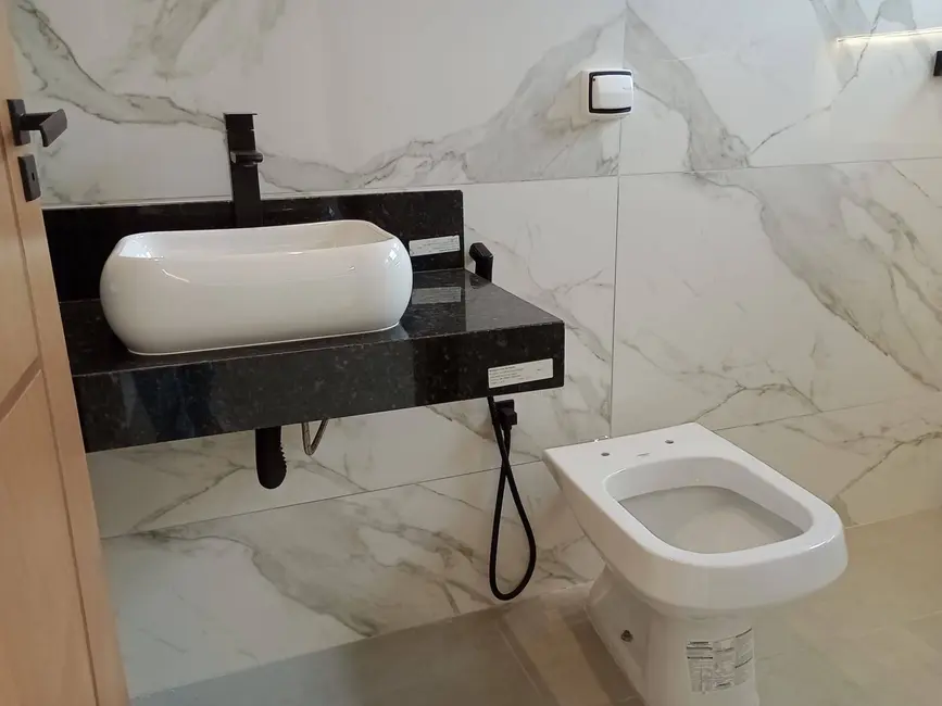 Casa com 2 quartos à venda, 155m2 em Peruibe - SP - imagem 9 Foto 9 de Casa com 2 quartos à venda, 155m2 em Peruibe - SP