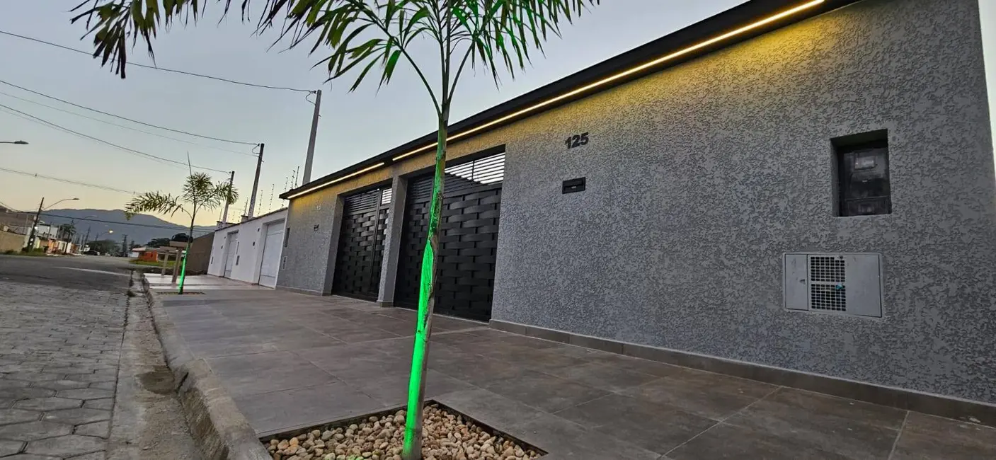 Casa com 2 quartos à venda, 155m2 em Peruibe - SP - imagem 1 Foto 1 de Casa com 2 quartos à venda, 155m2 em Peruibe - SP