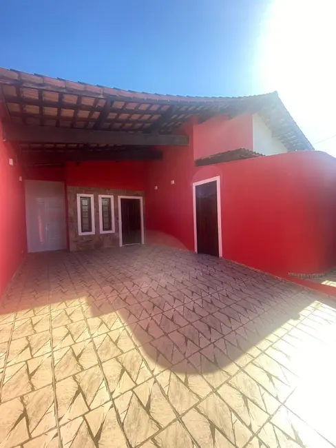 Casa com 3 quartos à venda em Peruibe - SP - imagem 1 Foto 1 de Casa com 3 quartos à venda em Peruibe - SP