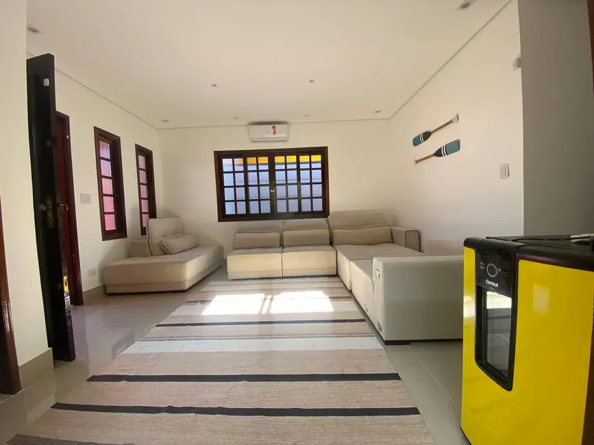 Casa com 3 quartos à venda em Peruibe - SP - imagem 2 Foto 2 de Casa com 3 quartos à venda em Peruibe - SP