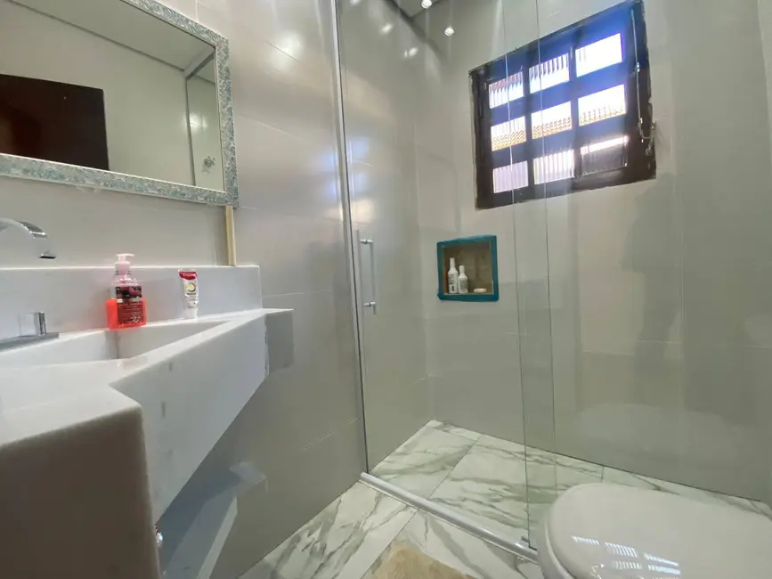 Casa com 3 quartos à venda em Peruibe - SP - imagem 9 Foto 9 de Casa com 3 quartos à venda em Peruibe - SP