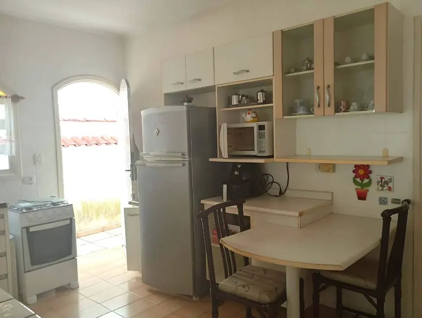 Casa com 2 quartos à venda, 180m2 em Peruibe - SP - imagem 5 Foto 5 de Casa com 2 quartos à venda, 180m2 em Peruibe - SP