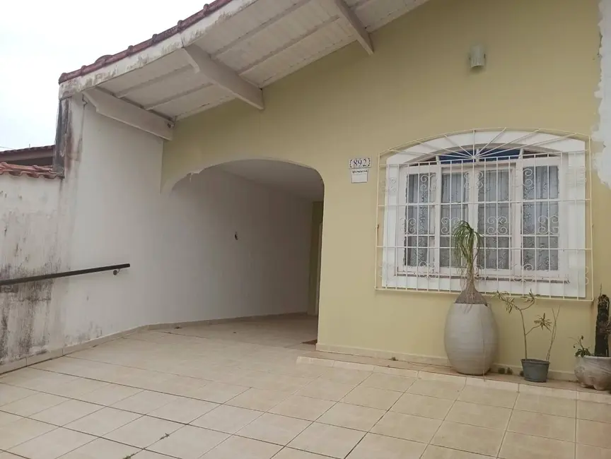 Casa com 2 quartos à venda, 180m2 em Peruibe - SP - imagem 1 Foto 1 de Casa com 2 quartos à venda, 180m2 em Peruibe - SP
