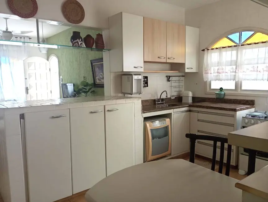 Casa com 2 quartos à venda, 180m2 em Peruibe - SP - imagem 4 Foto 4 de Casa com 2 quartos à venda, 180m2 em Peruibe - SP