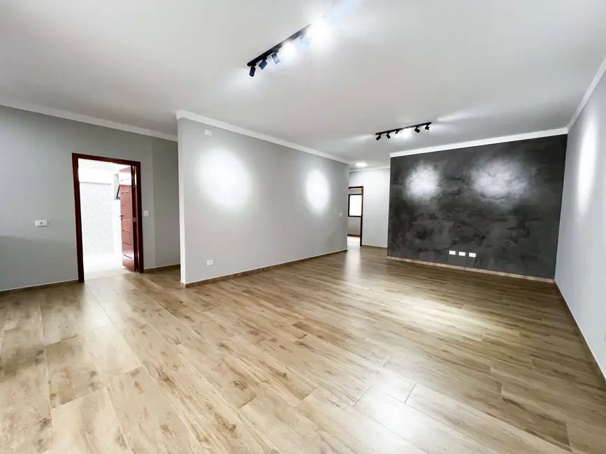 Foto 2 de Casa com 3 quartos à venda, 250m2 em Peruibe - SP