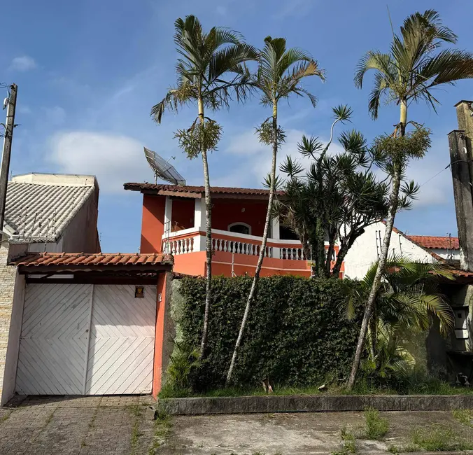 Foto 1 de Casa com 3 quartos à venda, 250m2 em Peruibe - SP