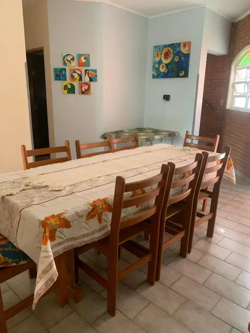 Foto 2 de Casa com 3 quartos à venda, 250m2 em Peruibe - SP