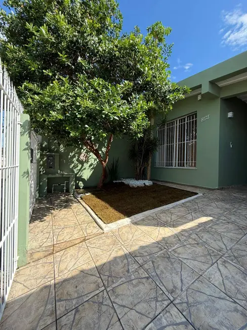 Foto 1 de Casa com 3 quartos à venda, 180m2 em Peruibe - SP