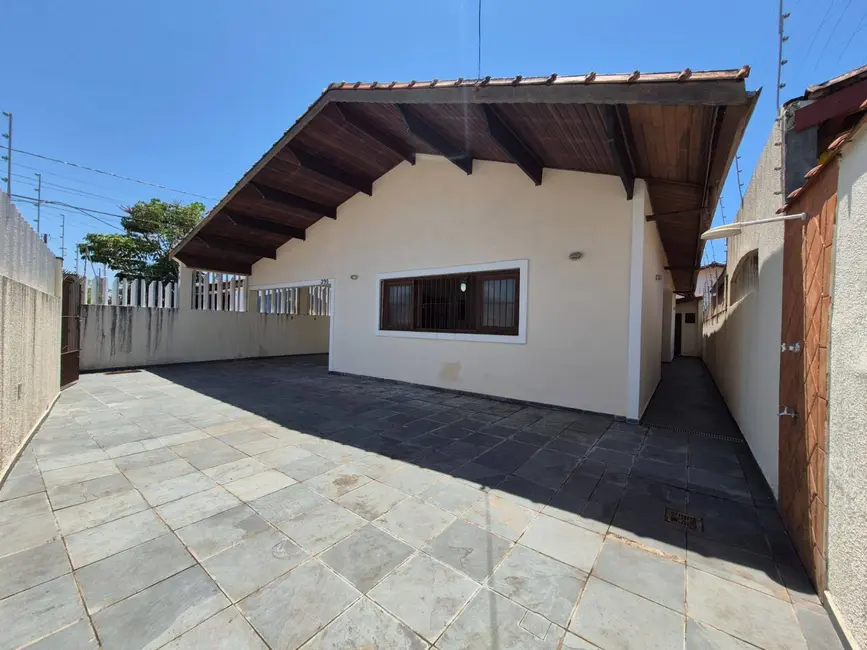 Foto 3 de Casa com 3 quartos à venda, 260m2 em Peruibe - SP