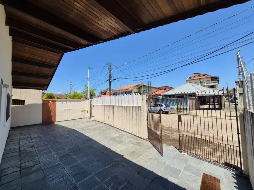 Foto 2 de Casa com 3 quartos à venda, 260m2 em Peruibe - SP