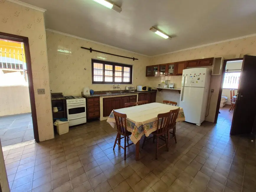 Foto 4 de Casa com 3 quartos à venda, 260m2 em Peruibe - SP