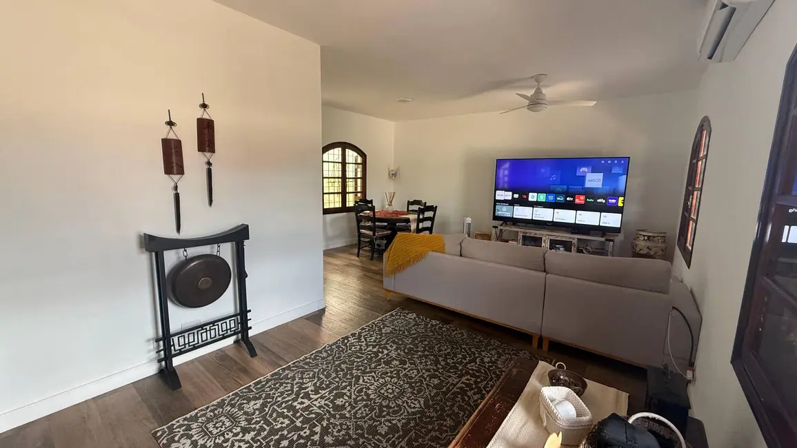 Foto 3 de Casa com 3 quartos à venda, 250m2 em Peruibe - SP