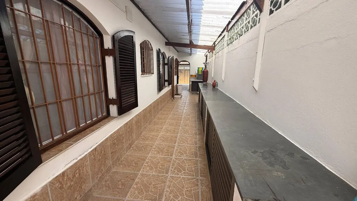 Foto 8 de Casa com 3 quartos à venda, 250m2 em Peruibe - SP