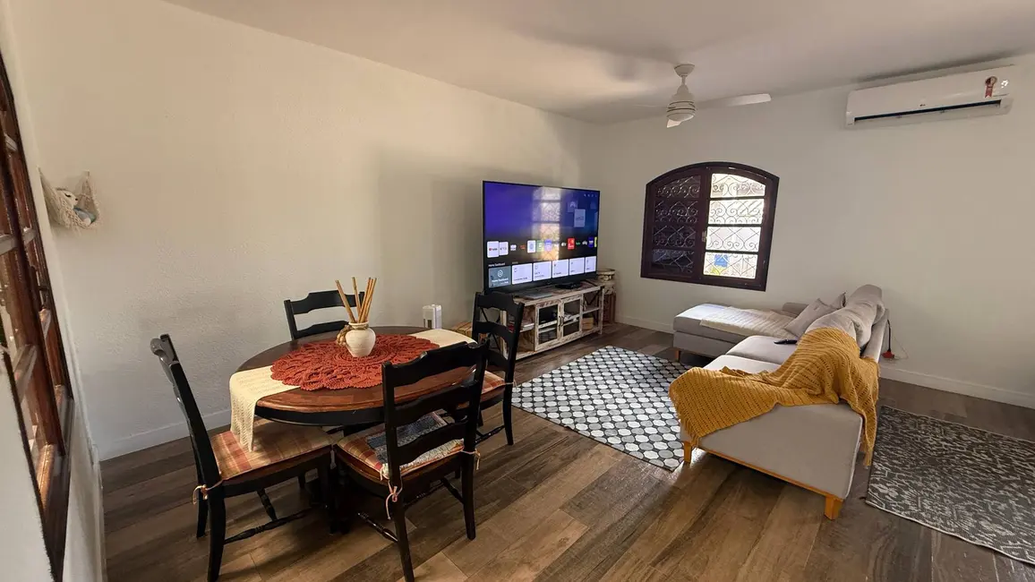 Foto 2 de Casa com 3 quartos à venda, 250m2 em Peruibe - SP