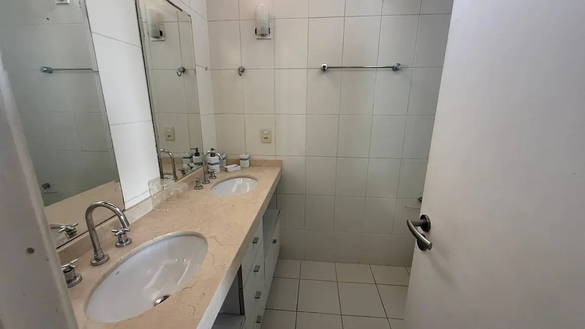 Foto 8 de Casa com 4 quartos à venda em Peruibe - SP