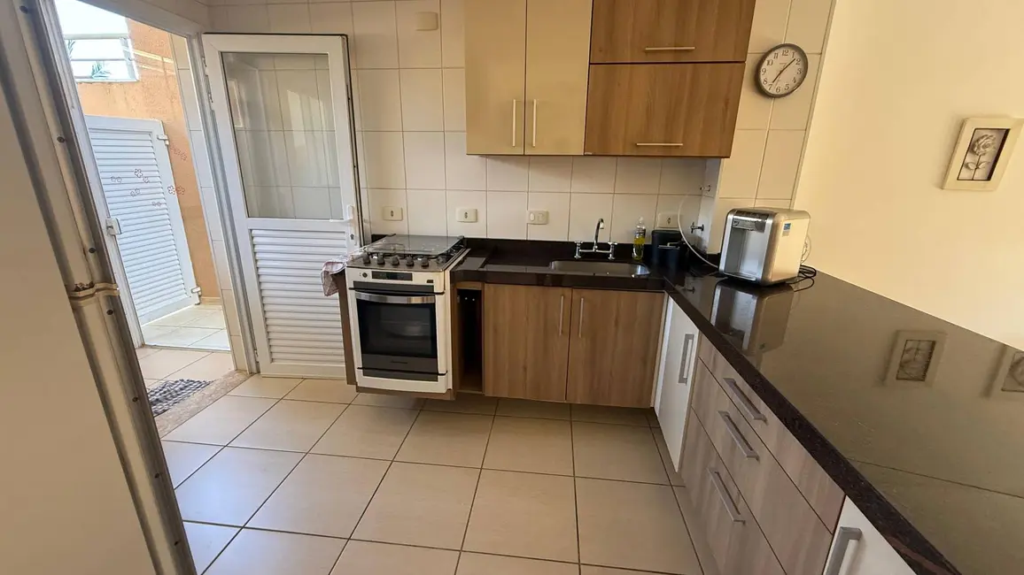 Foto 3 de Casa com 4 quartos à venda em Peruibe - SP