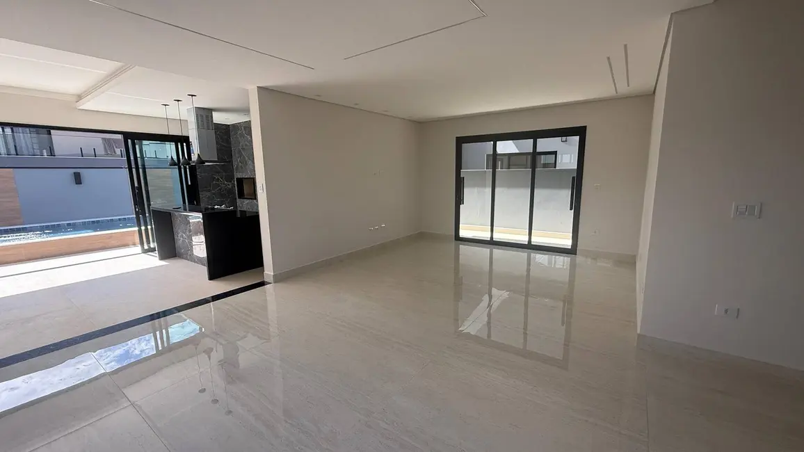 Foto 2 de Casa com 4 quartos à venda, 290m2 em Peruibe - SP