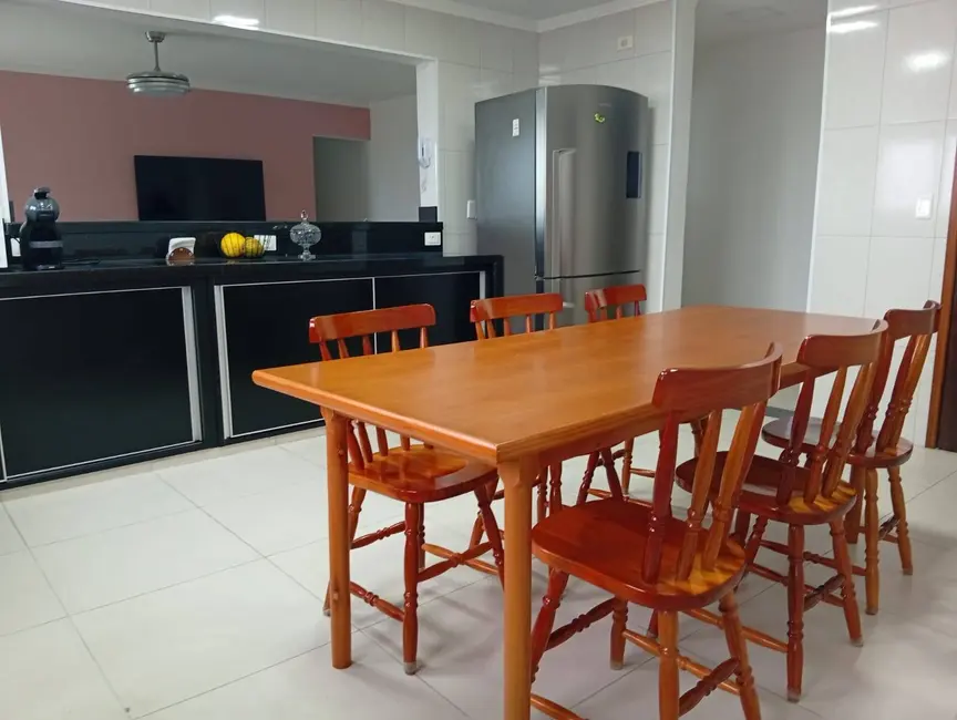 Foto 4 de Apartamento com 3 quartos à venda, 131m2 em Peruibe - SP
