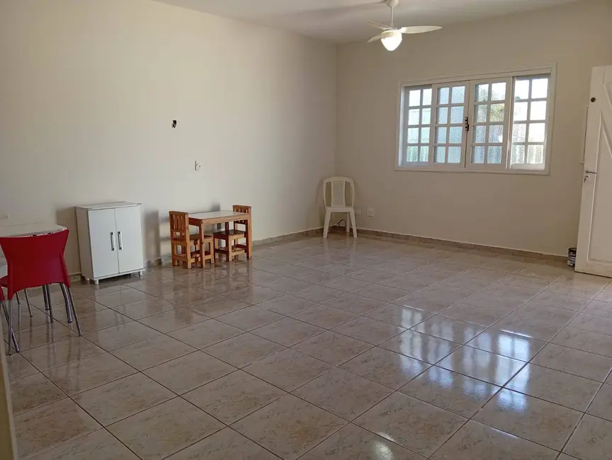 Casa com 3 quartos à venda, 288m2 em Peruibe - SP - imagem 2 Foto 2 de Casa com 3 quartos à venda, 288m2 em Peruibe - SP
