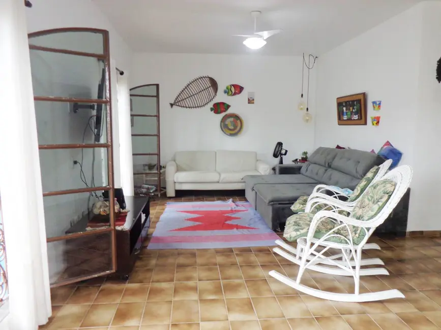 Casa com 4 quartos à venda, 534m2 em Peruibe - SP - imagem 3 Foto 3 de Casa com 4 quartos à venda, 534m2 em Peruibe - SP