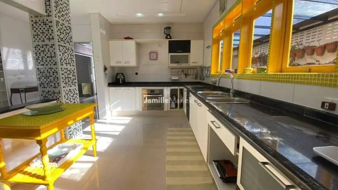 Casa com 5 quartos à venda, 1070m2 em Peruibe - SP - imagem 3 Foto 3 de Casa com 5 quartos à venda, 1070m2 em Peruibe - SP