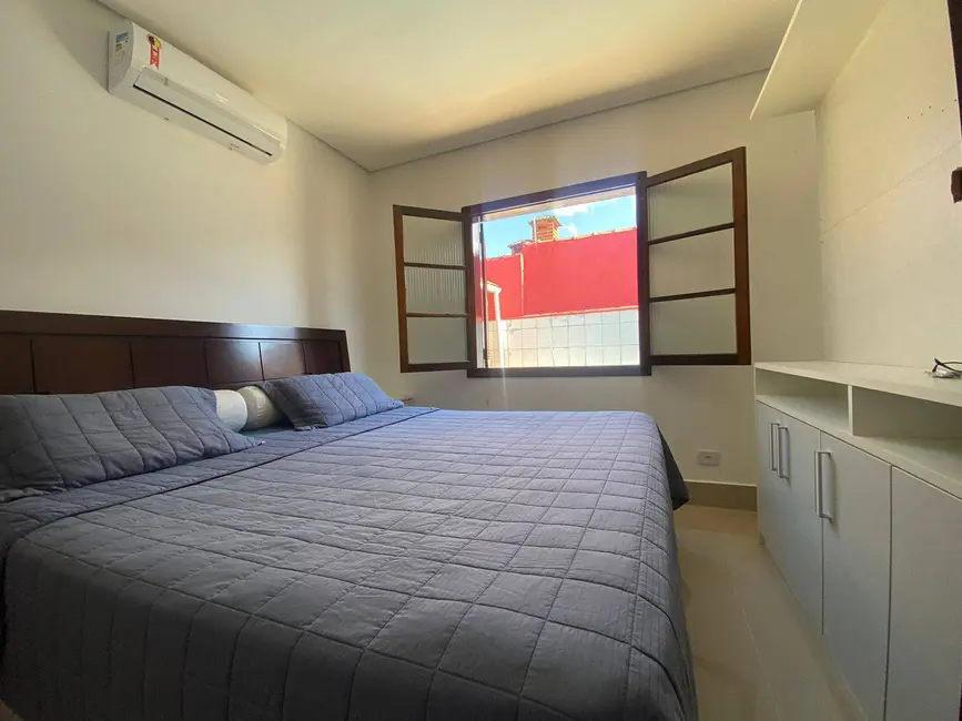 Foto 5 de Casa com 3 quartos à venda em Peruibe - SP