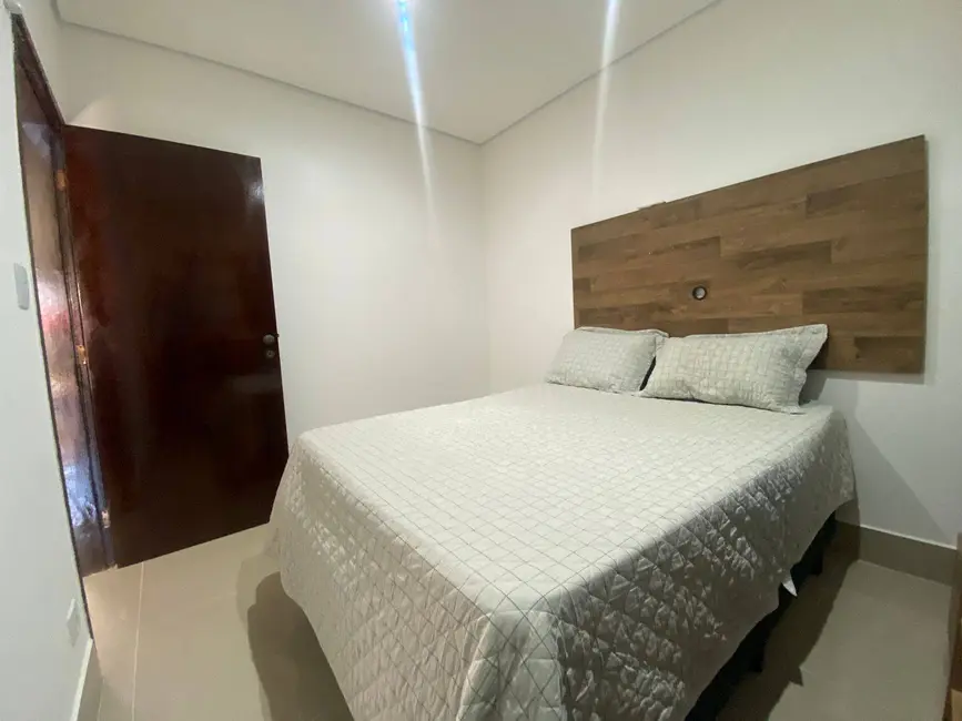 Foto 6 de Casa com 3 quartos à venda em Peruibe - SP