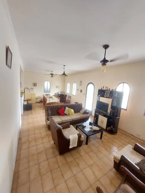 Foto 2 de Casa com 3 quartos à venda, 302m2 em Peruibe - SP