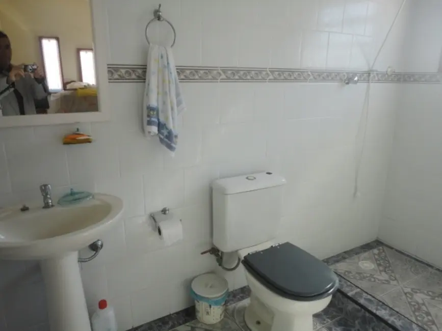 Casa com 3 quartos à venda, 250m2 em Peruibe - SP - imagem 3 Foto 3 de Casa com 3 quartos à venda, 250m2 em Peruibe - SP