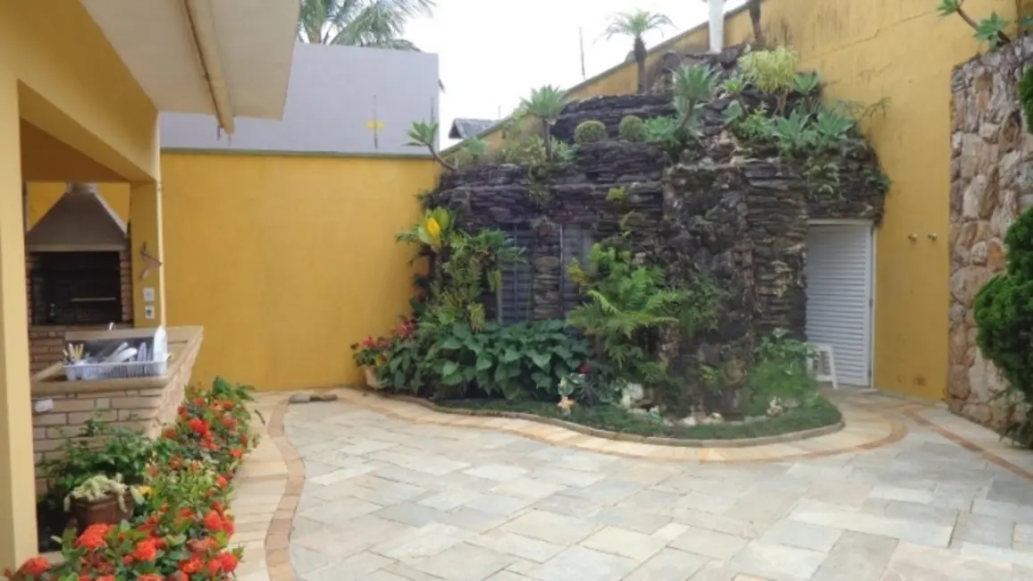 Casa com 4 quartos à venda, 288m2 em Peruibe - SP - imagem 4 Foto 4 de Casa com 4 quartos à venda, 288m2 em Peruibe - SP