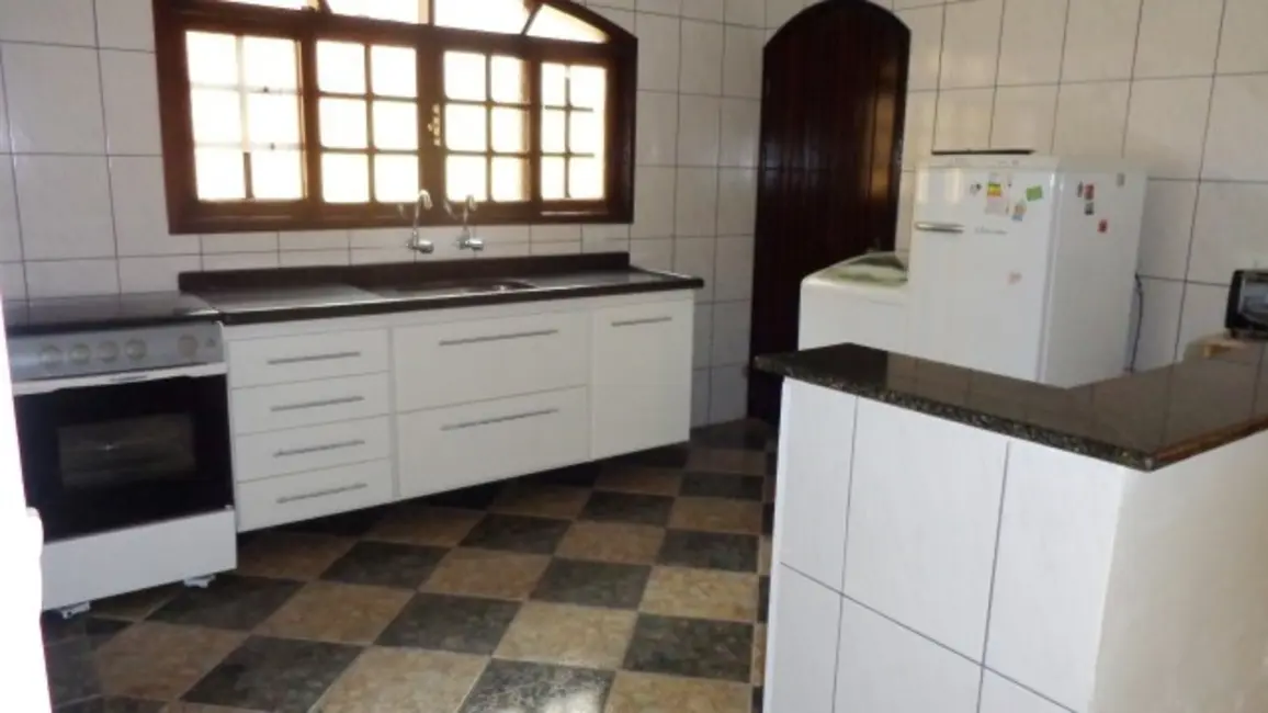 Casa com 3 quartos à venda em Peruibe - SP - imagem 4 Foto 4 de Casa com 3 quartos à venda em Peruibe - SP