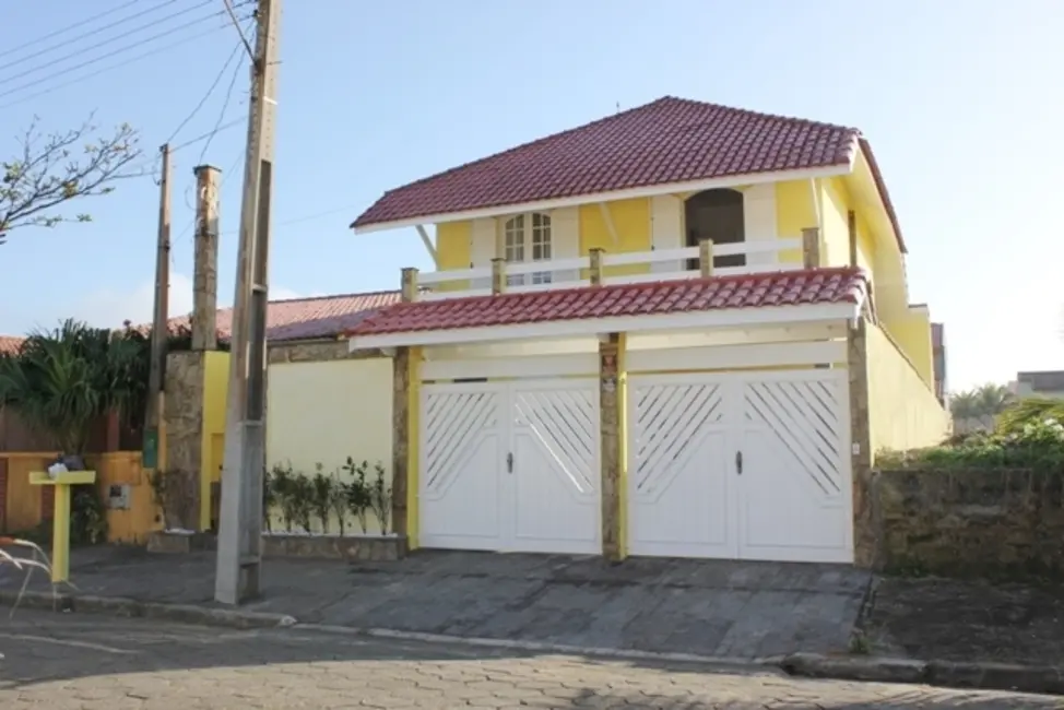 Foto 1 de Casa com 4 quartos à venda, 330m2 em Peruibe - SP