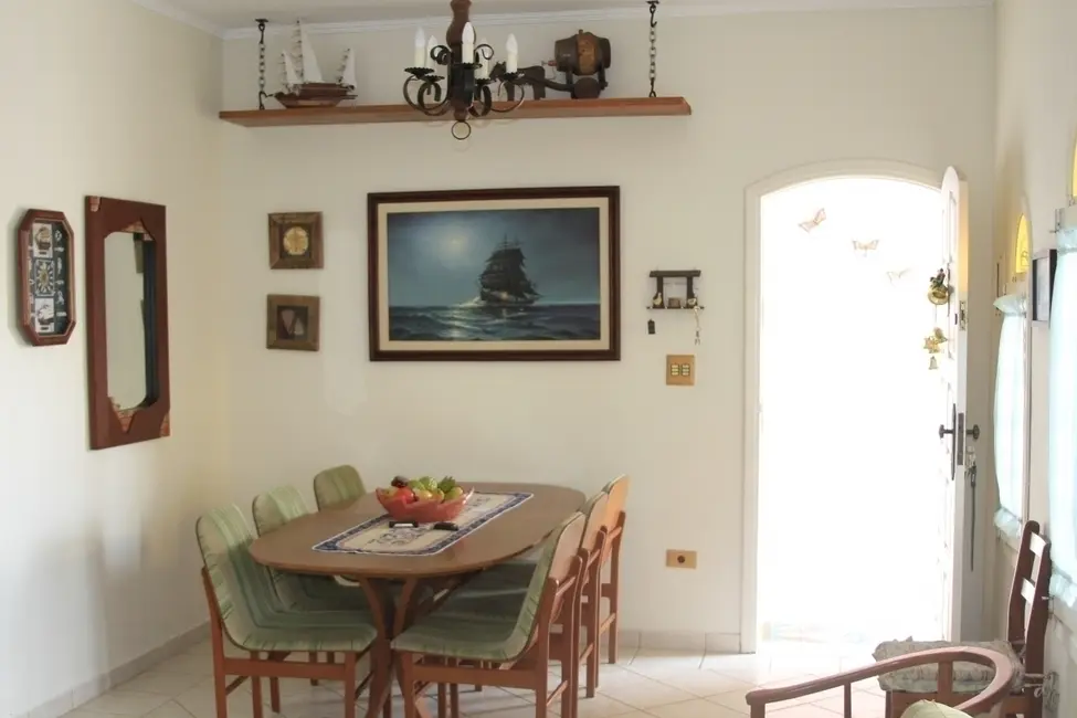 Casa com 3 quartos à venda, 250m2 em Peruibe - SP - imagem 5 Foto 5 de Casa com 3 quartos à venda, 250m2 em Peruibe - SP