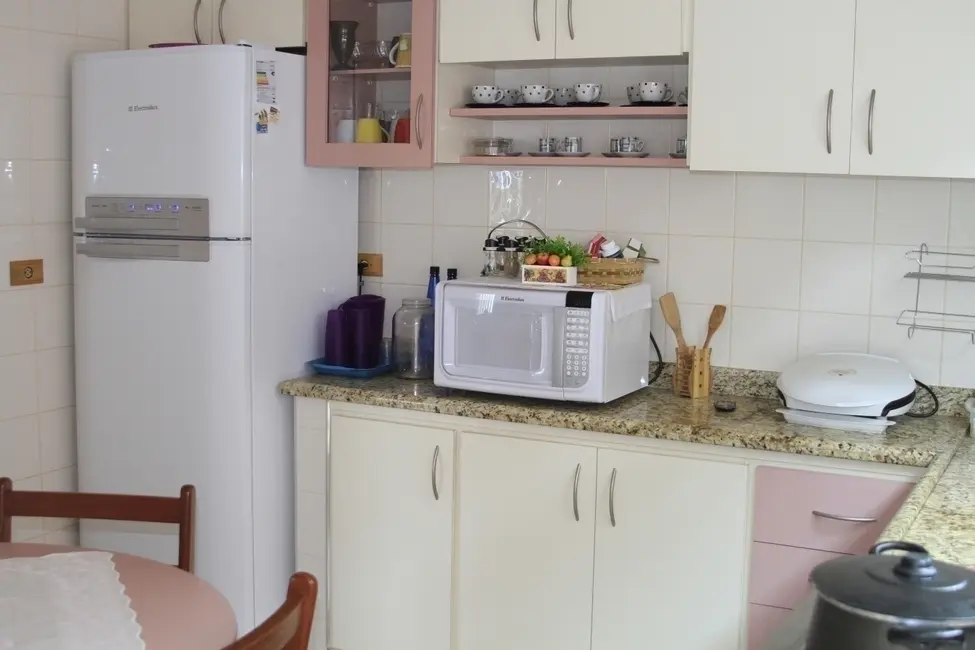 Casa com 3 quartos à venda, 250m2 em Peruibe - SP - imagem 6 Foto 6 de Casa com 3 quartos à venda, 250m2 em Peruibe - SP