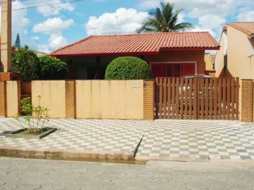 Foto 1 de Casa com 3 quartos à venda, 250m2 em Peruibe - SP